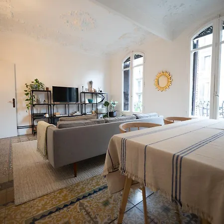 Stylish Retreat In Catalonia Daire